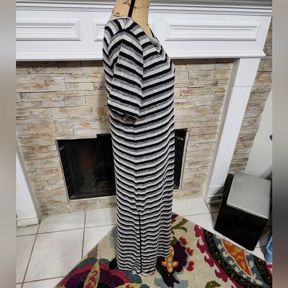 Doe and Rae get and black striped knit maxi dress‎ size medium - Picture 3 of 7